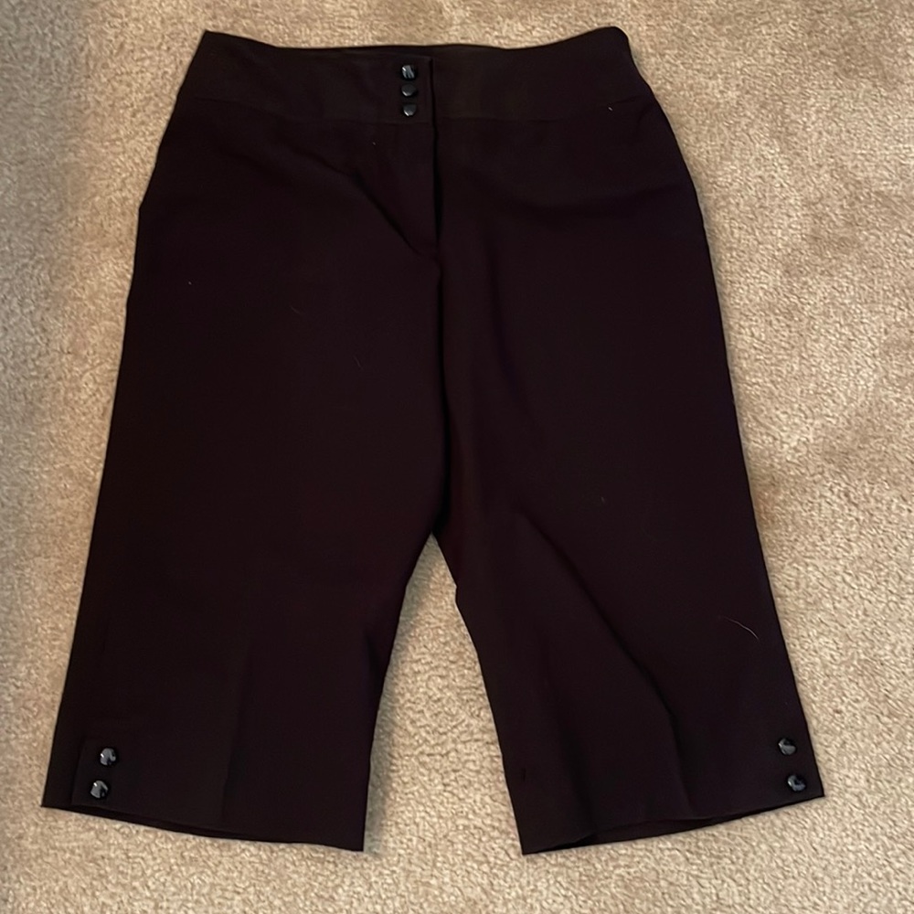 Dress Barn capris size 8